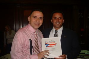 Foto de Manolo junto al astronauta Joseph Acabá. Foto de Manolo junto al astronauta Joseph Acabá.