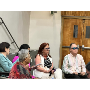 Foto de Manolo como parte del panel.